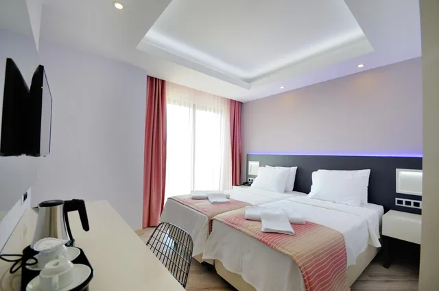 Room, Double Bed, Land View، Datca Sapphire Hotel 4/10