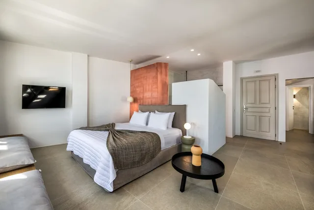 Honeymoon, Suite, Queen Bed, Volcano View, Bathtub، Ira Hotel Spa 2/3