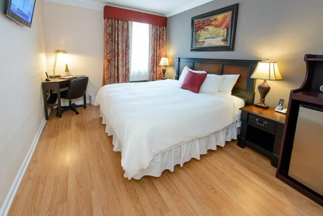 غرفة، Norwalk Inn and Conference Center 1/2