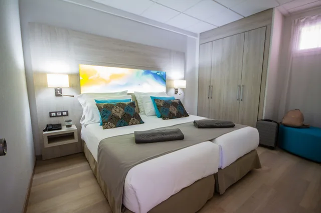 شقة سوبيريور بإطلالة على البحر مفردة بسريرين منفصلين مع أريكة، Servatur Green Beach 4/10