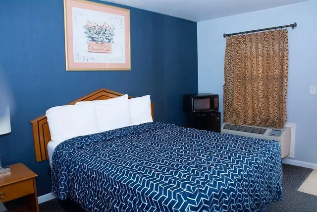 غرفة بسرير كوين للمدخنين، At 9 Motel Near Freehold I-195 6/10