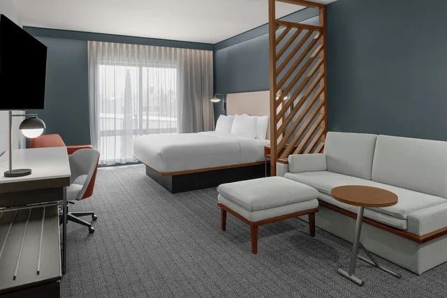 جناح بسرير كينج مع أريكة لذوي الإعاقة، Courtyard By Marriott San Bernardino Loma Linda 2/6