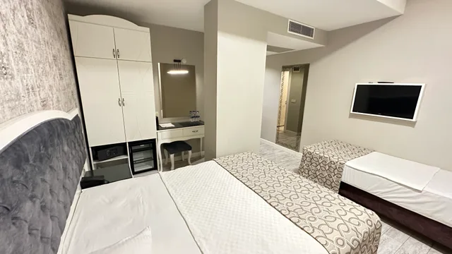 Basement, Triple، The Meretto Hotel Istanbul 1/5