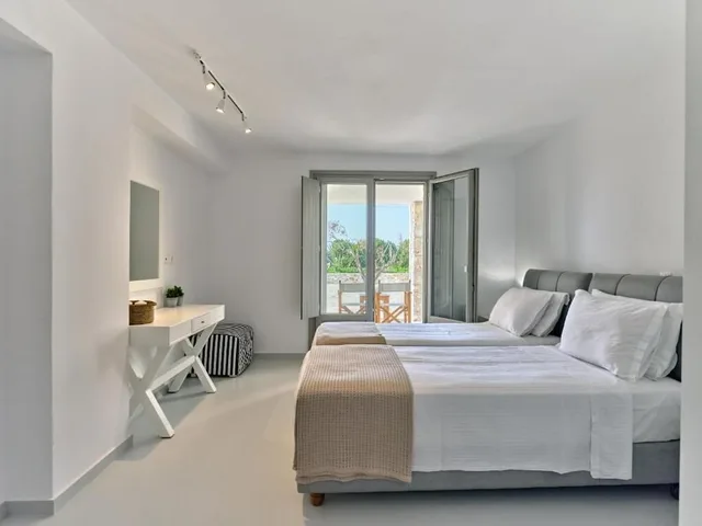 Grand, Ambassador, 5 Bedrooms, Villa, 4 Beds, 3 Double Beds، Empire Luxury Villas 4/10
