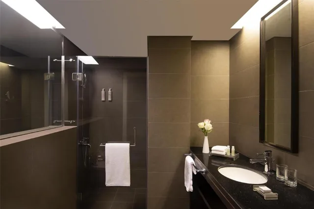 غرفة بسرير كينج بشرفة، Bristoria Hotel Erbil 4/5