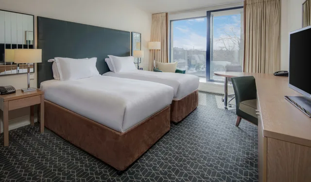 غرفة بسريرين منفصلين بإطلالة لذوي الإعاقة، Hilton Dublin Kilmainham 1/2