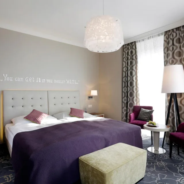 Deluxe, Triple, Single Bed, City View, Schweizerhof 3/9