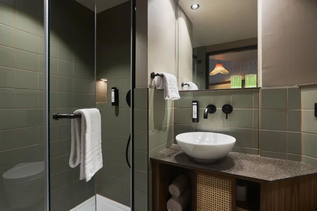 Roomy, Deluxe, Double Bed، Cocoon Salzburg 8/10