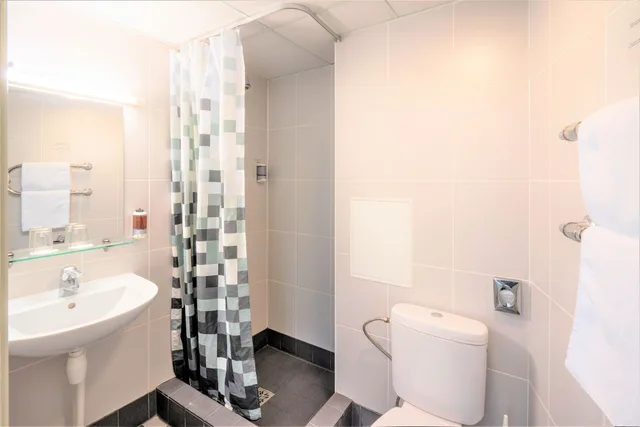 Twin Room with Private External Bathroom، Rija Domus Hotel (Riga) 10/10