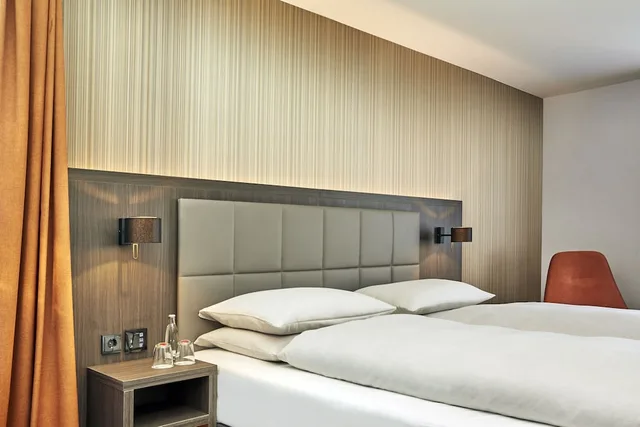 Comfort, Double Bed, H4 Residenzschloss Bayreuth Formerly Ramada Hotel Residenzschloss 2/4