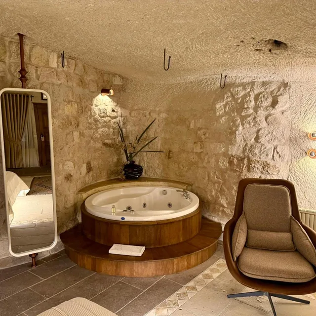 جناح بسرير كينج، Miras Hotel 8/10
