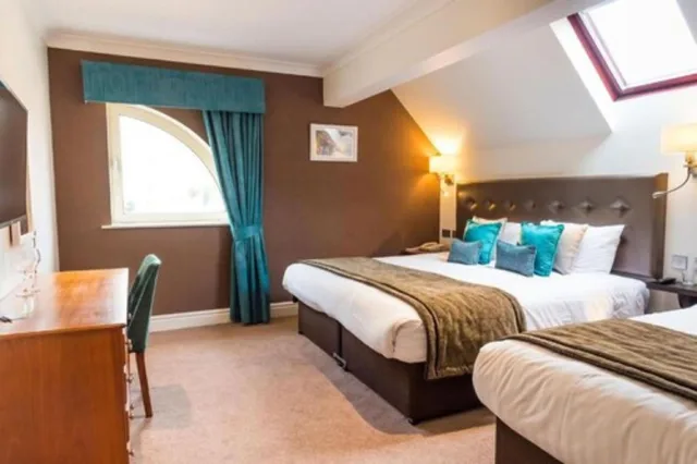 غرفة عائلية ثلاثية بسرير فردي، Ufford Park Hotel Golf And Spa 1/1