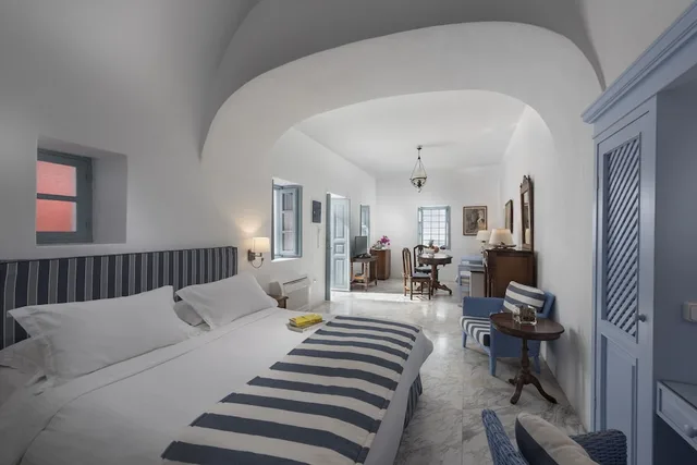 Authentic, Residence, Queen Bed, Sofa، Aigialos Niche Residences & Suites 3/10