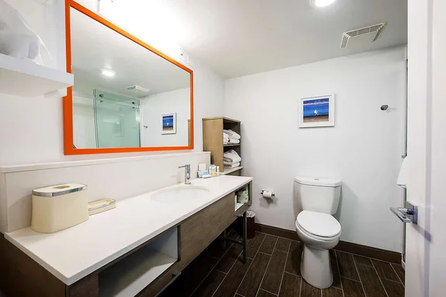 غرفة بسرير كوين بإطلالة، Hampton Inn Virginia Beach-Oceanfront North 1/2