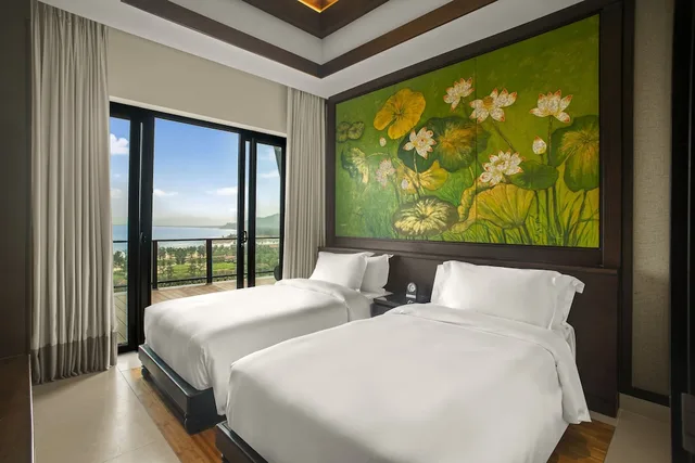 3 Bedrooms, Hill, Villa, Twin Beds, 2 King Beds, Sea View، Banyan Tree Lang Co 2/6