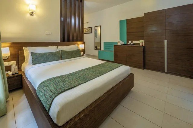 Rosewood, Queen Bed، The Woods Resort 3/10