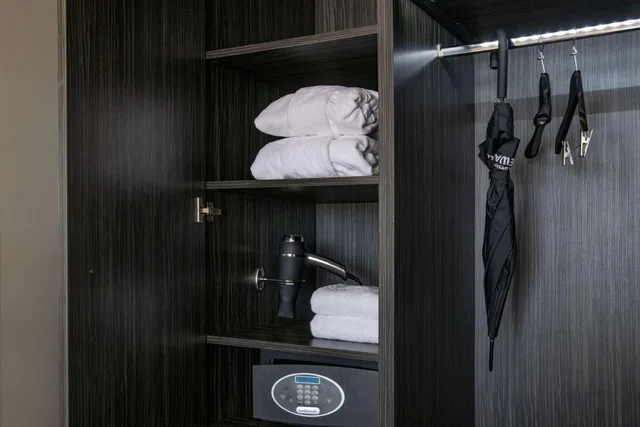 جناح جونيور بسريرين منفصلين مع أريكة، Hotel Le Mondial, BW Premier Collection 5/6