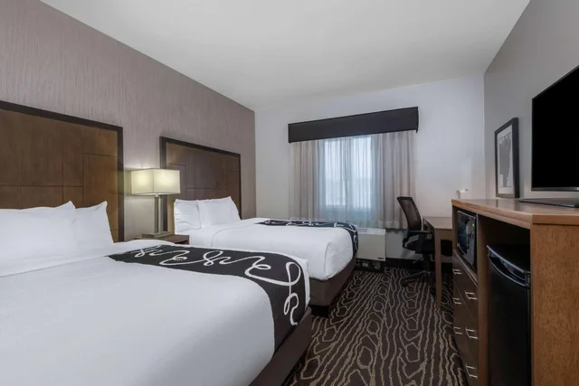 غرفة ديلوكس، La Quinta Inn & Suites by Wyndham Fairbanks Airport 1/3