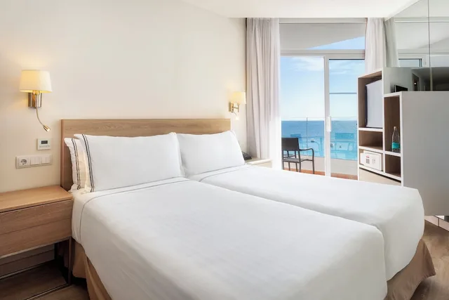 The Level, Family Suite, Queen Bed، Melia Cala Galdana 3/9