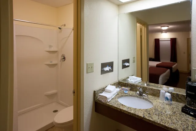 غرفة قياسية بسرير كينج، Quality Inn St Augustine Historic District Area 4/4