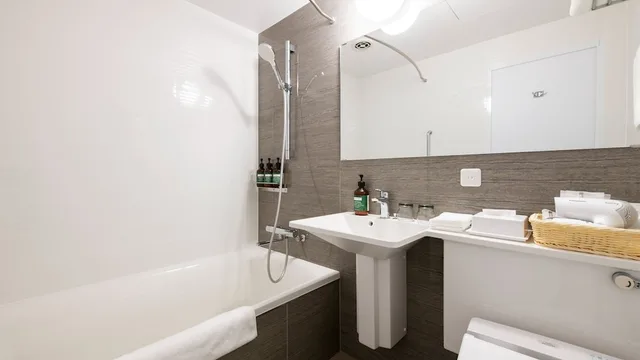 غرفة بريميوم بسرير فردي، ANA Crowne Plaza Akita by IHG 3/4