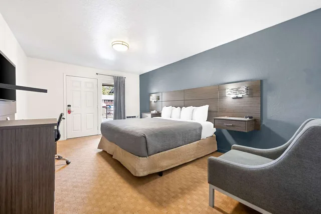 غرفة بسرير كينج، Econo Lodge Inn & Suites Heavenly Village Area 6/7