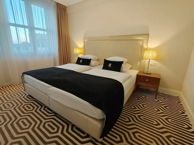 غرفة بريميير بسريرين منفصلين، Royal Hotel and Spa 1/4