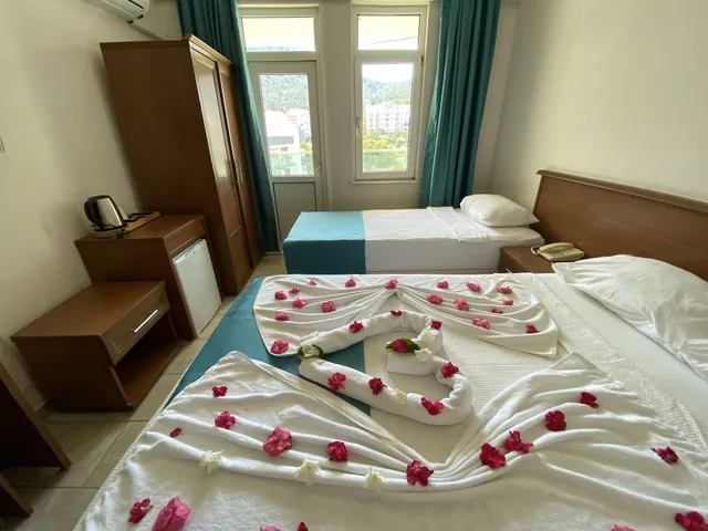 غرفة قياسية بسرير كوين وسرير فردي بغرفة نوم واحدة، B and B Yuzbasi Beach 4/6