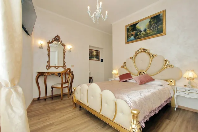 Superior, Queen Bed, Just Chilling Suite 1/1
