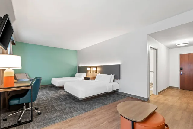 Suite, 2 Queen Beds, Accessible, Comfort Suites Gothenburg South 4/9