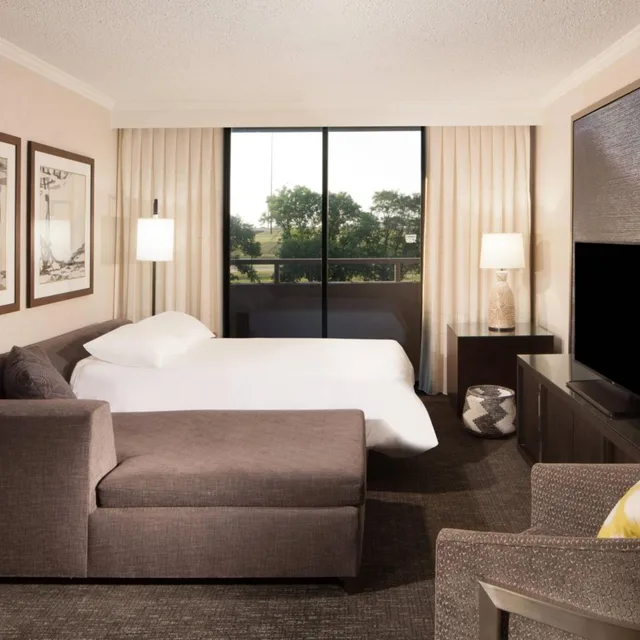 جناح بشرفة بغرفة نوم واحدة مع أريكة، Omaha Marriott 3/5