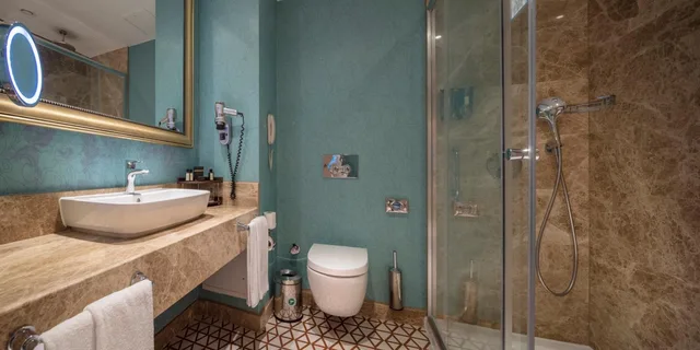 غرفة قياسية ثلاثية بسرير مزدوج وسرير فردي بإطلالة على المسبح، Granada Luxury Belek 2/2