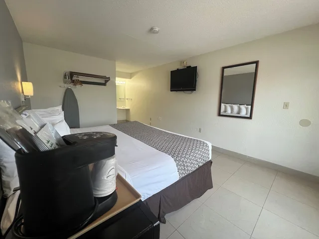 غرفة تقليدية بسرير كينج لذوي الإعاقة، Garden Inn Homestead 5/9