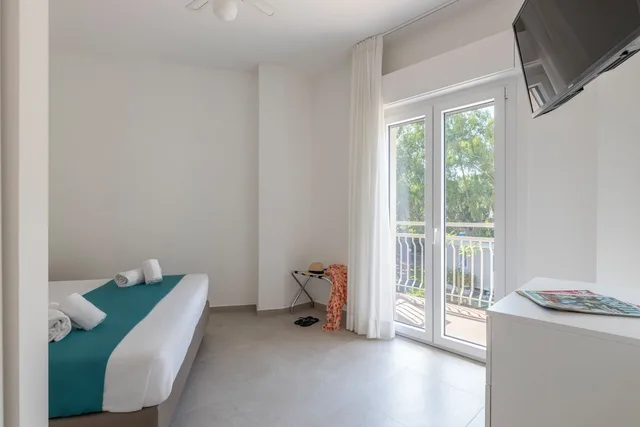 شقة كومفورت بإطلالة على الحديقة بشرفة بغرفة نوم واحدة، Residence Villa Giardini 4/7