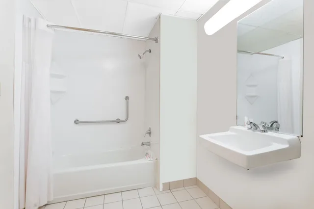 غرفة بسرير كينج لذوي الإعاقة، Days Inn by Wyndham Augusta Wheeler Road 9/10