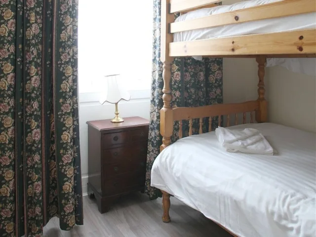 شقة بسرير مزدوج وسريرين منفصلين بغرفتي نوم بحمام خاص، Number 52 Charlotte Street 1/3