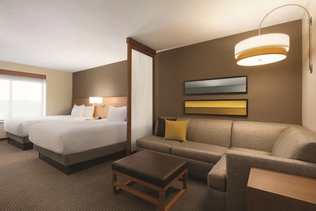 غرفة بسريرين كوين مع أريكة لذوي الإعاقة، Hyatt Place Niagara Falls 3/4
