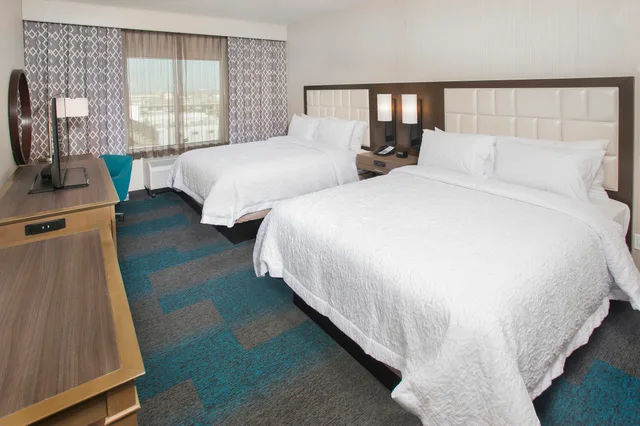 غرفة بسريرين كوين لذوي الإعاقة، Hampton Inn Suites Lax el Segundo 2/6