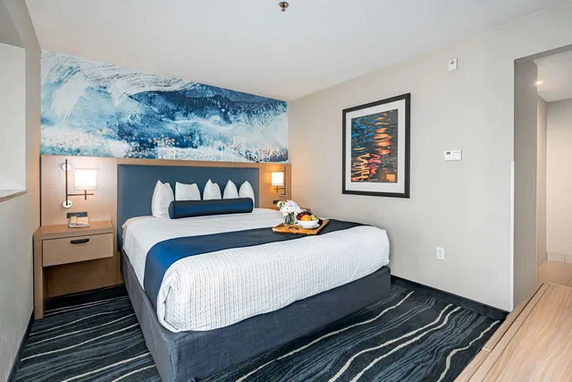غرفة بسرير كينج بحوض استحمام لذوي الإعاقة، Best Western Plus Marina Gateway Hotel 1/6