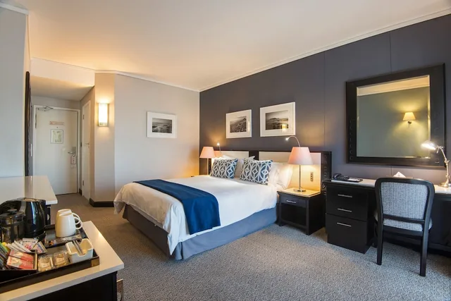 غرفة ديلوكس بسرير مزدوج، The Commodore Hotel 3/10