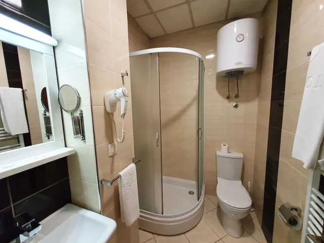 غرفة قياسية ثلاثية بثلاثة أسرّة بإطلالة على المدينة، Centar Hotel 3/4