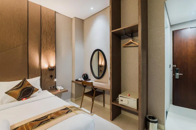 غرفة ديلوكس بسرير مزدوج بإطلالة على البحر، Padma Sari Hotel 9/10
