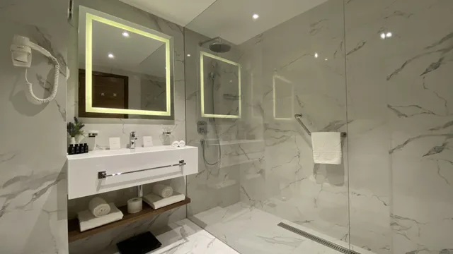 غرفة قياسية بسريرين منفصلين، Central Point Hotel Belgrade 3/3