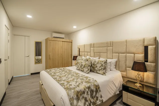 Premium, Apartment, King and Queen Bed, City View, First Class Hotel 1/4