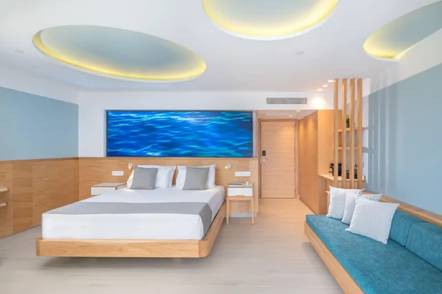 غرفة سوبيريور بسرير مزدوج بإطلالة على المسبح، Lyttos Mare Exclusive Beach Resort 1/1