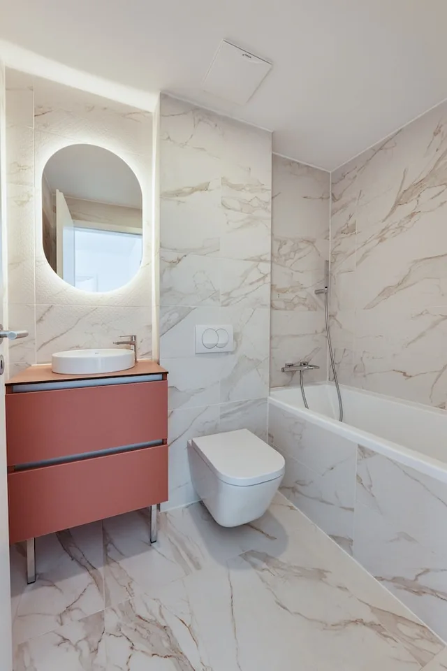 جناح بسرير كوين، The Amberlyn Suite Hotel 6/7