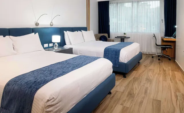 غرفة بزنس بسريرين مزدوجين بإطلالة على النهر، Wyndham Guayaquil Puerto Santa Ana 1/5