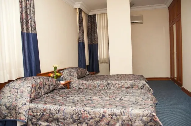 Classic, Twin Beds, ICHERI SHEHER 2/3
