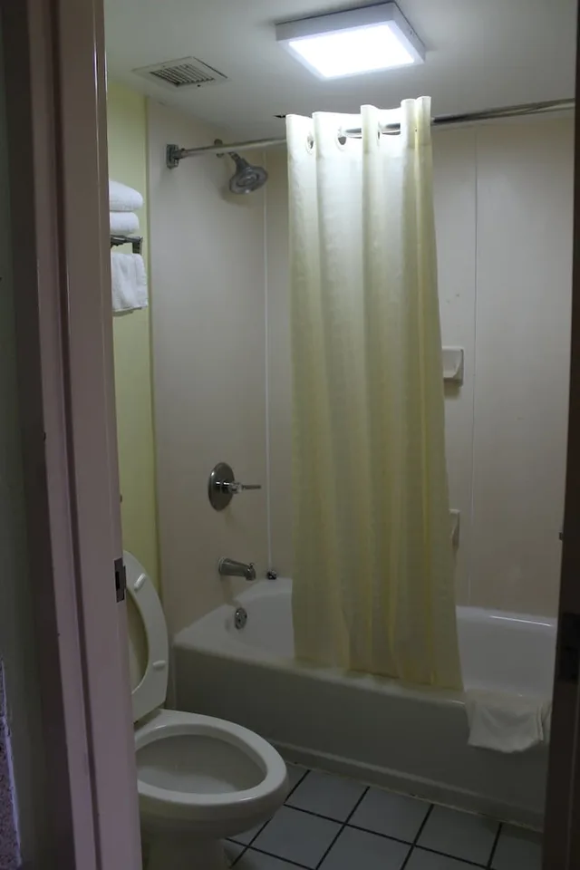 غرفة بسرير كوين، Days Inn By Wyndham Marianna 6/6