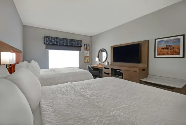 غرفة بسريرين كوين لذوي الإعاقة، Hampton Inn Midland South 3/4